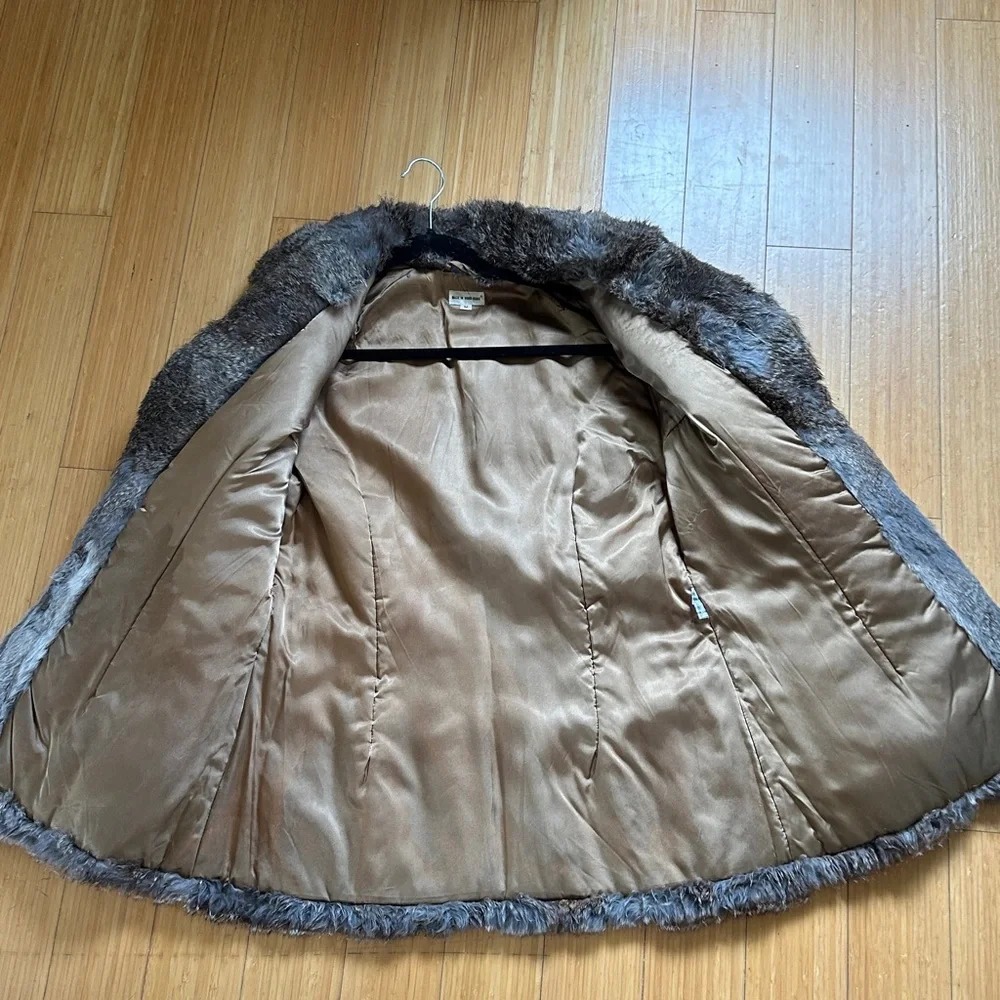 Luxurious Rabbit Fur Coat - Picture 5 of 6